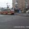 Како изгледаат Киевските улици – секое уништено возило претворено во барикада